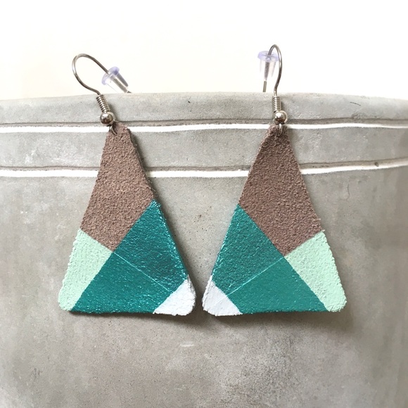 Desert Green Jewelry - LEATHER SUEDE Triangle cut hand made Lightweight Earrings NWOT Artisan made New